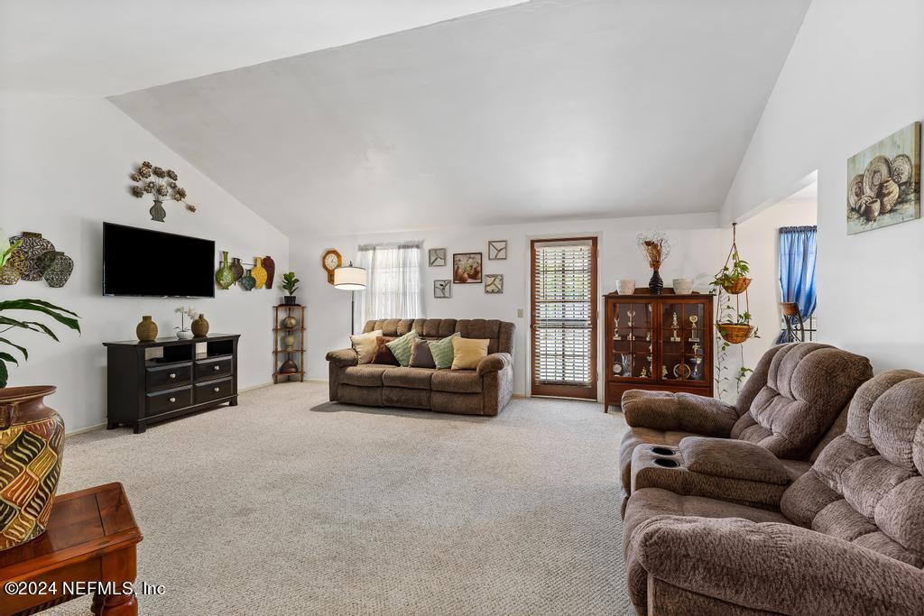 2452 Justin Road East Jacksonville, FL 32210 - Photo 8 of 32 2452 Justine Rd E-13