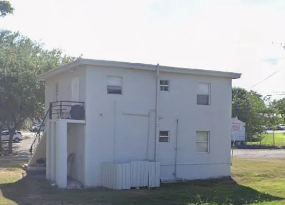 $1,200 | 154 Bacom Point Road, Pahokee, FL 33476