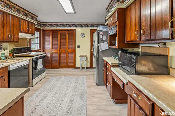 $160,000 | 17 Crestwood Lane, Centralia, IL 62801