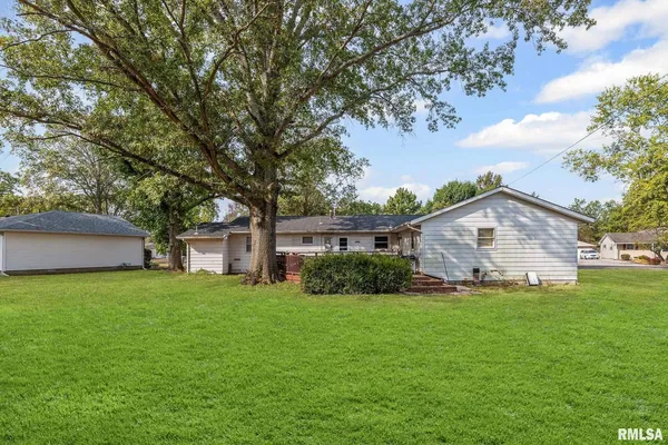$160,000 | 17 Crestwood Lane, Centralia, IL 62801