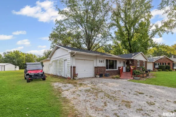 $160,000 | 17 Crestwood Lane, Centralia, IL 62801