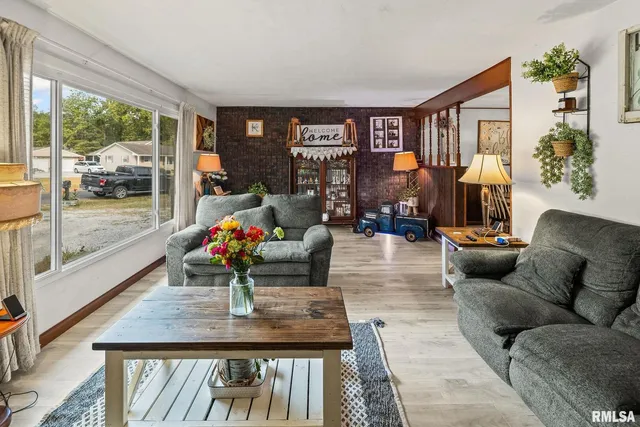 $177,000 | 17 Crestwood Lane, Centralia, IL 62801