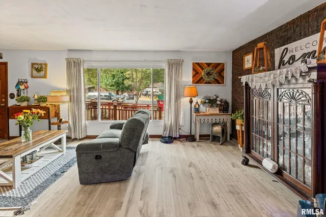 $177,000 | 17 Crestwood Lane, Centralia, IL 62801