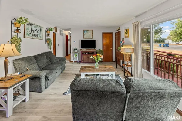 $160,000 | 17 Crestwood Lane, Centralia, IL 62801