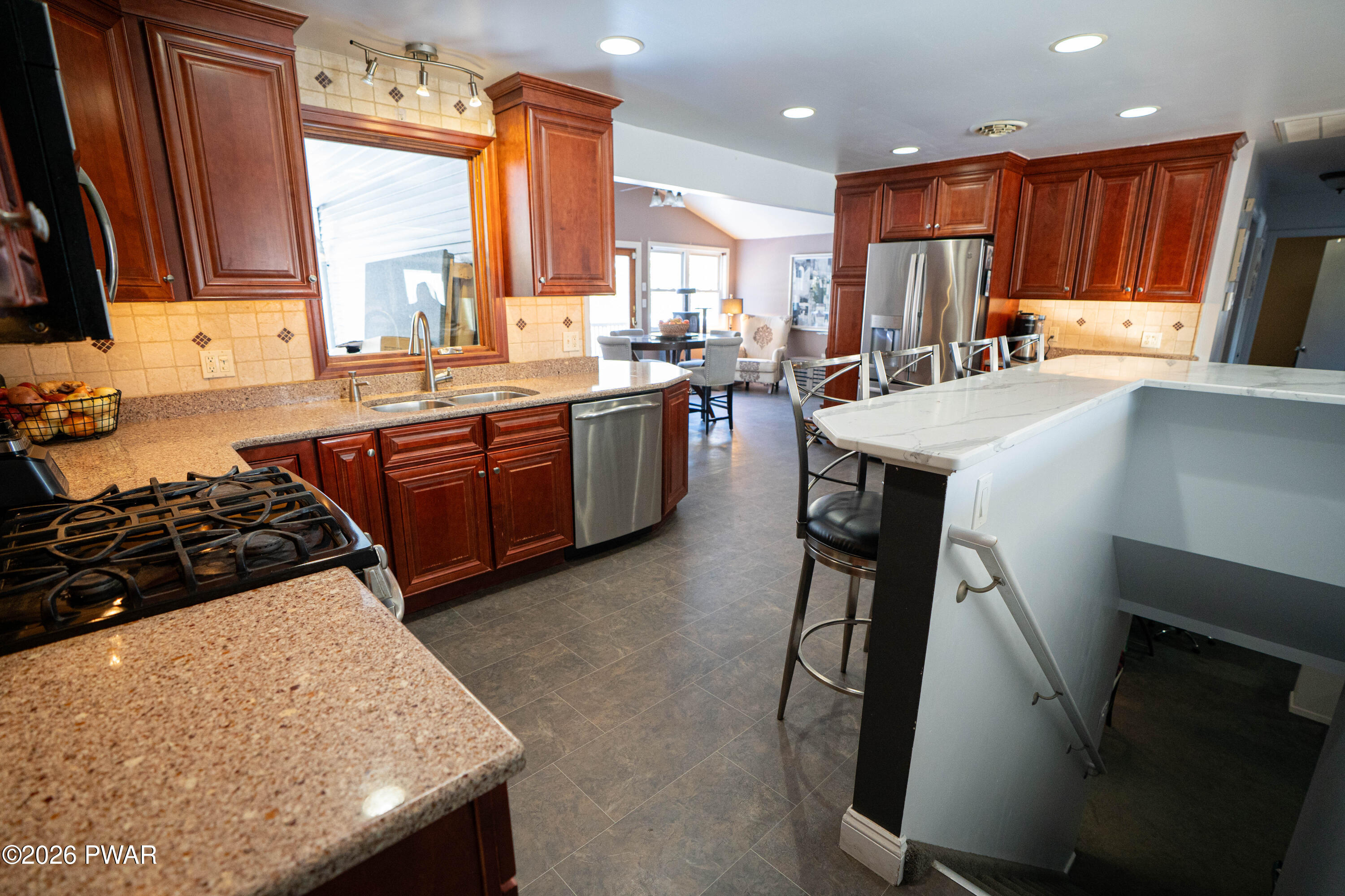 125 Rinaldi Drive Taylor, PA 18517 - Photo 9 of 49