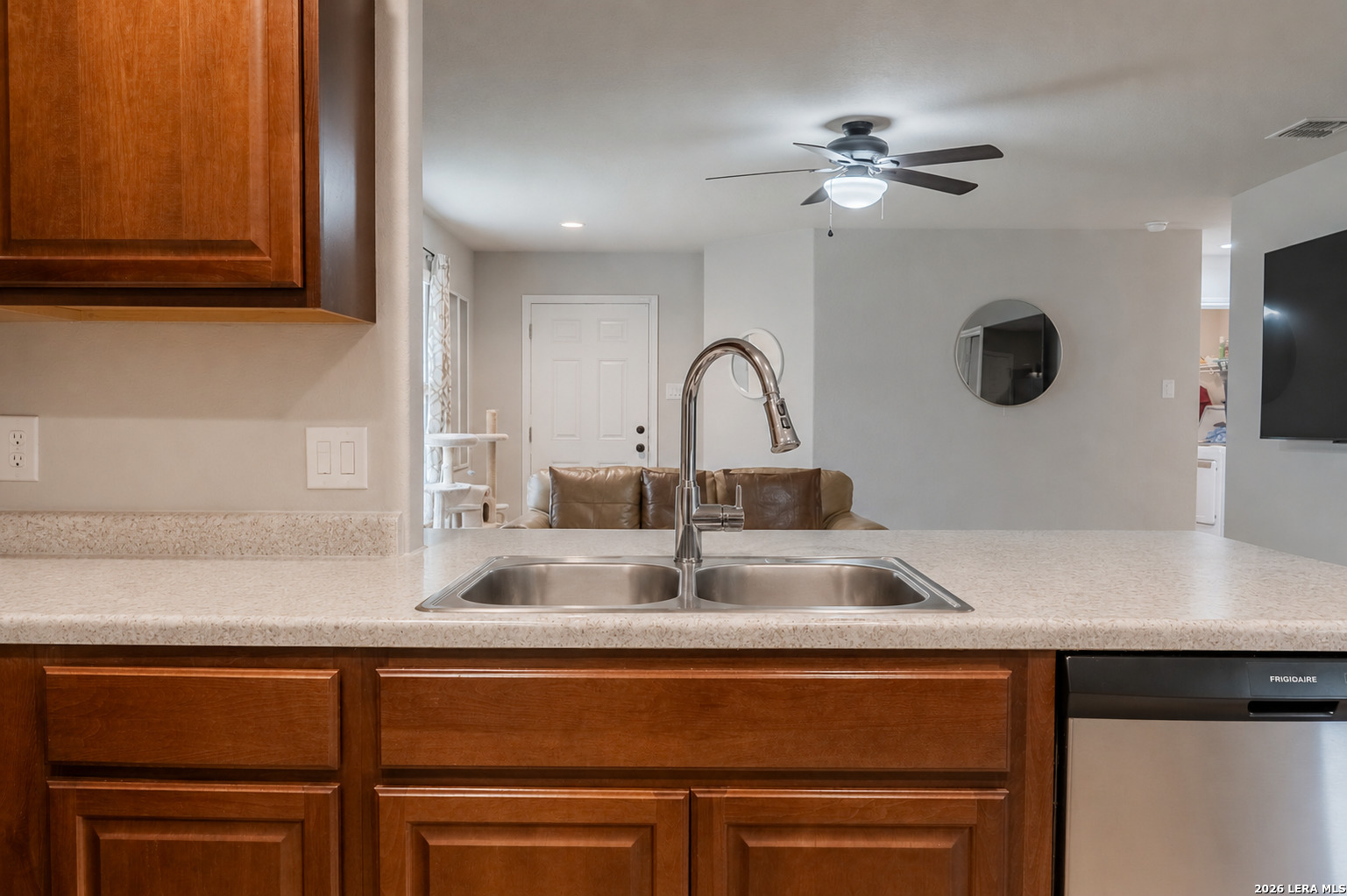 7022 Phoenix Path Converse, TX 78109 - Photo 15 of 29