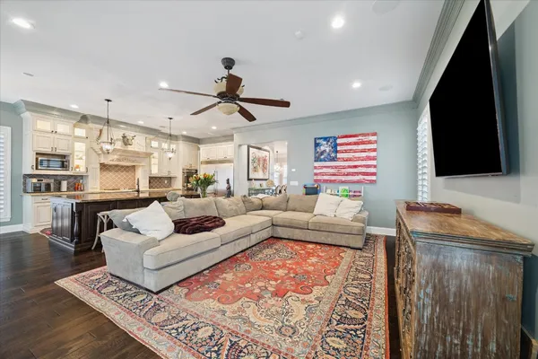 $1,325,000 | 205 West 24th Street, Houston, TX 77008