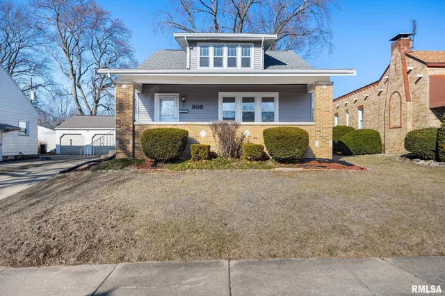 $179,900 | 803 West Meadows Place, Peoria, IL 61604