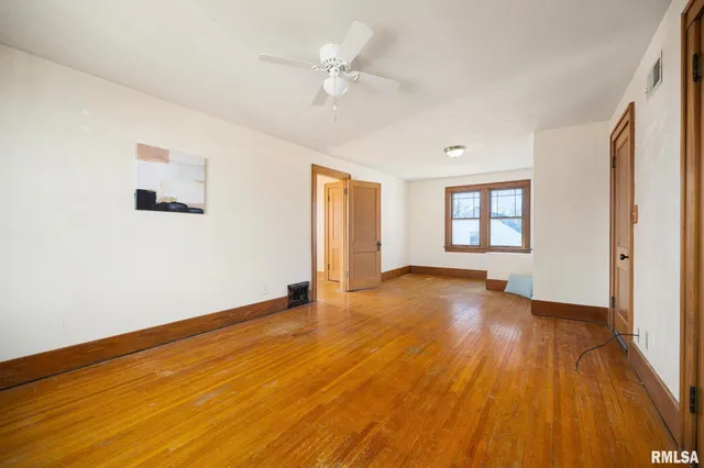 $179,900 | 803 West Meadows Place, Peoria, IL 61604