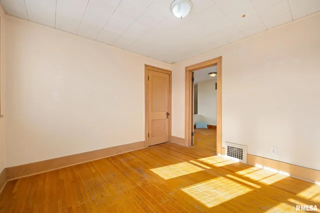 $179,900 | 803 West Meadows Place, Peoria, IL 61604