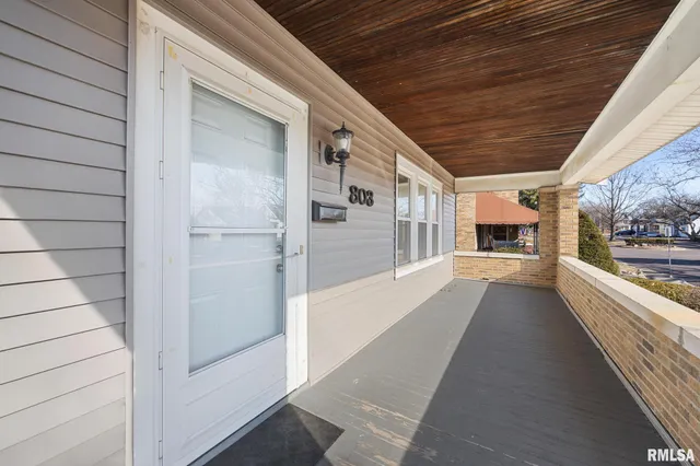 $179,900 | 803 West Meadows Place, Peoria, IL 61604