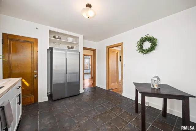 $179,900 | 803 West Meadows Place, Peoria, IL 61604