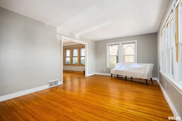 $179,900 | 803 West Meadows Place, Peoria, IL 61604