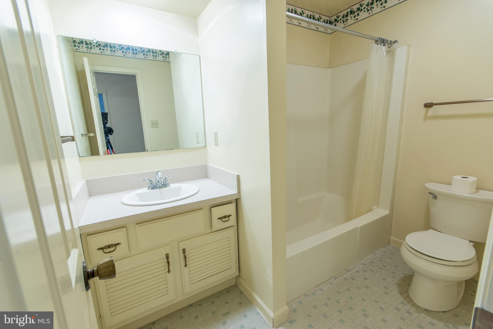 208 Carnoustie Road Dover, DE 19904 - Photo 18 of 22 full second bath