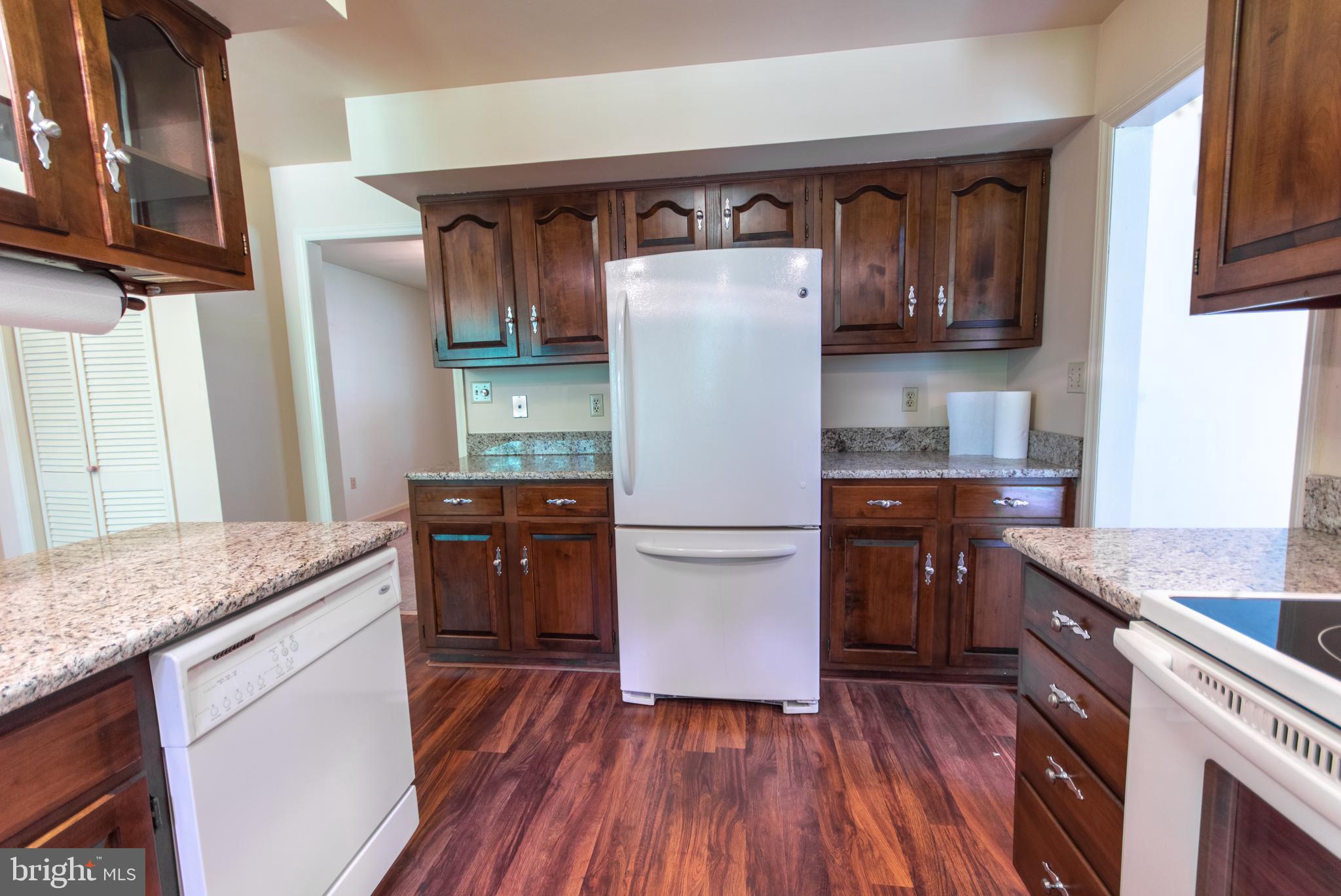 208 Carnoustie Road Dover, DE 19904 - Photo 7 of 22 Solid hardwood cabinets & new hardware!