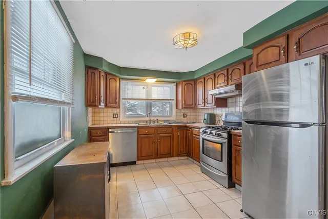 $230,000 | 907 Leroy Road, Cicero, NY 13212