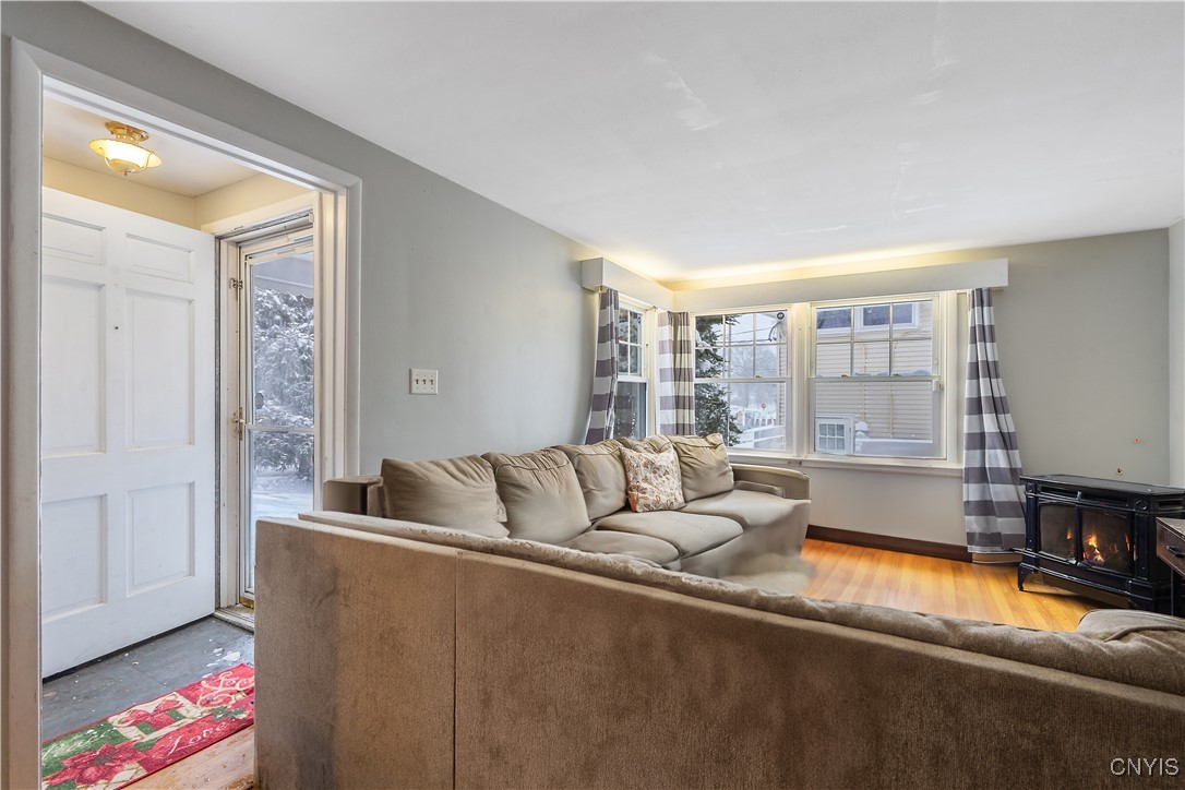 907 Leroy Road Cicero, NY 13212 - Photo 5 of 26