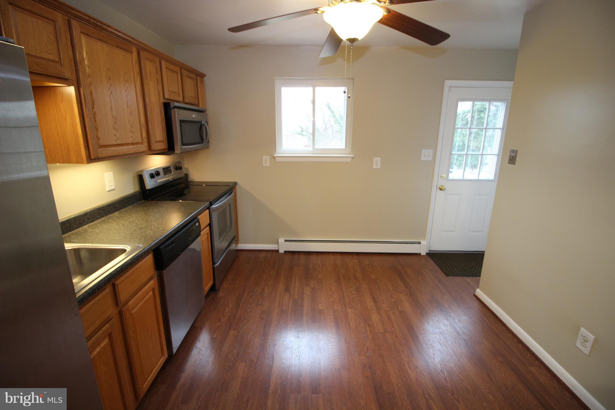 18311 Barnesville Road Barnesville, MD 20838 - Photo 17 of 33 Kitchen