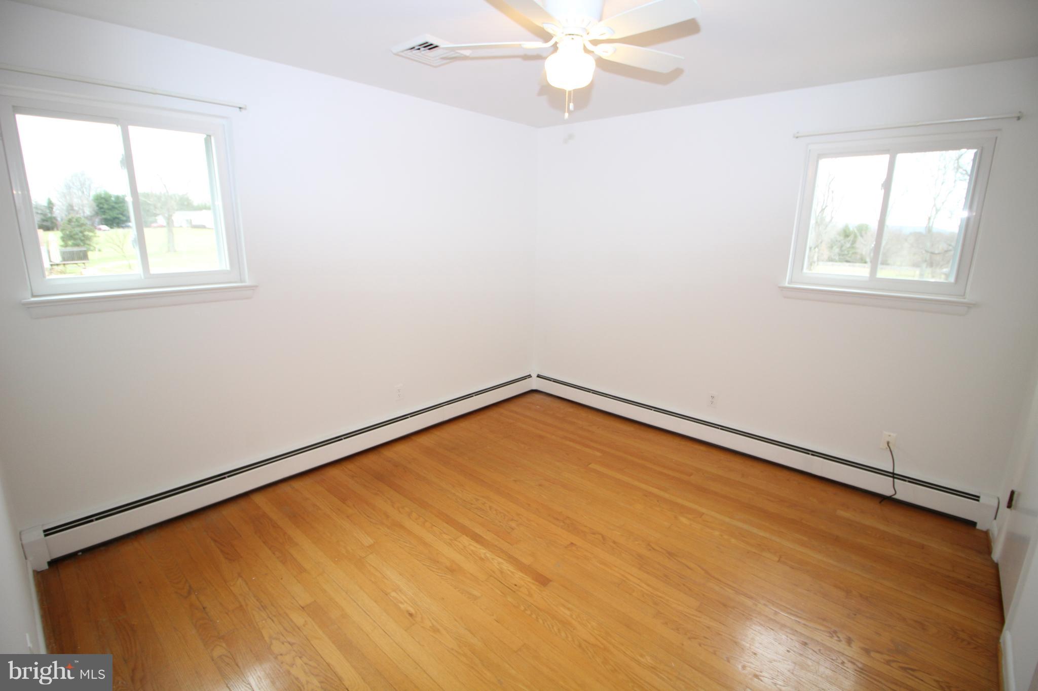 18311 Barnesville Road Barnesville, MD 20838 - Photo 19 of 33 Bedroom