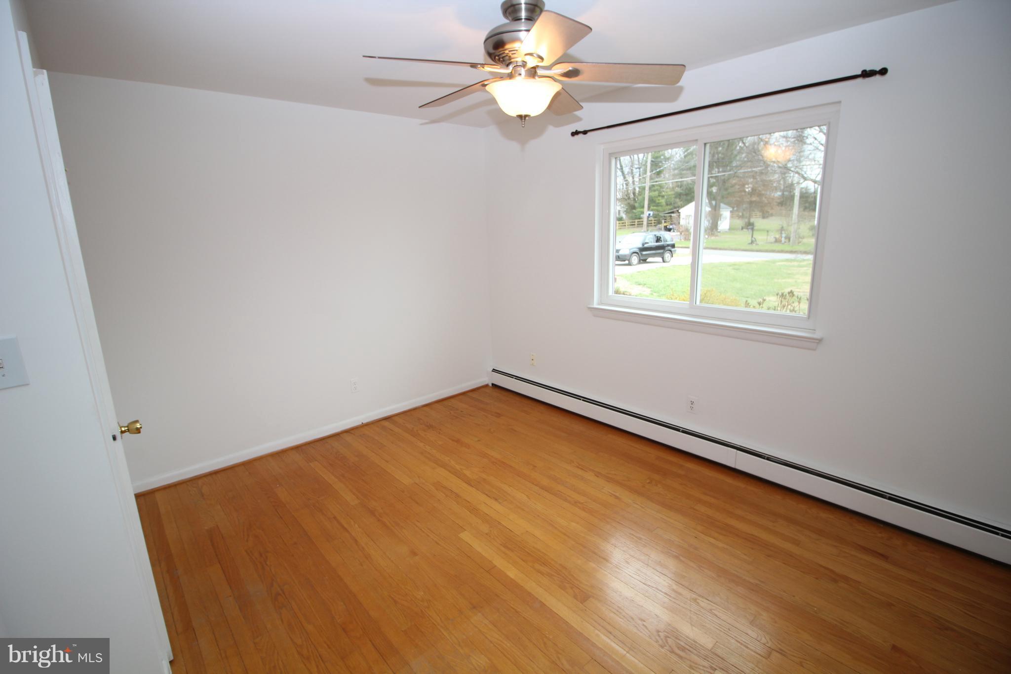 18311 Barnesville Road Barnesville, MD 20838 - Photo 21 of 33 Bedroom