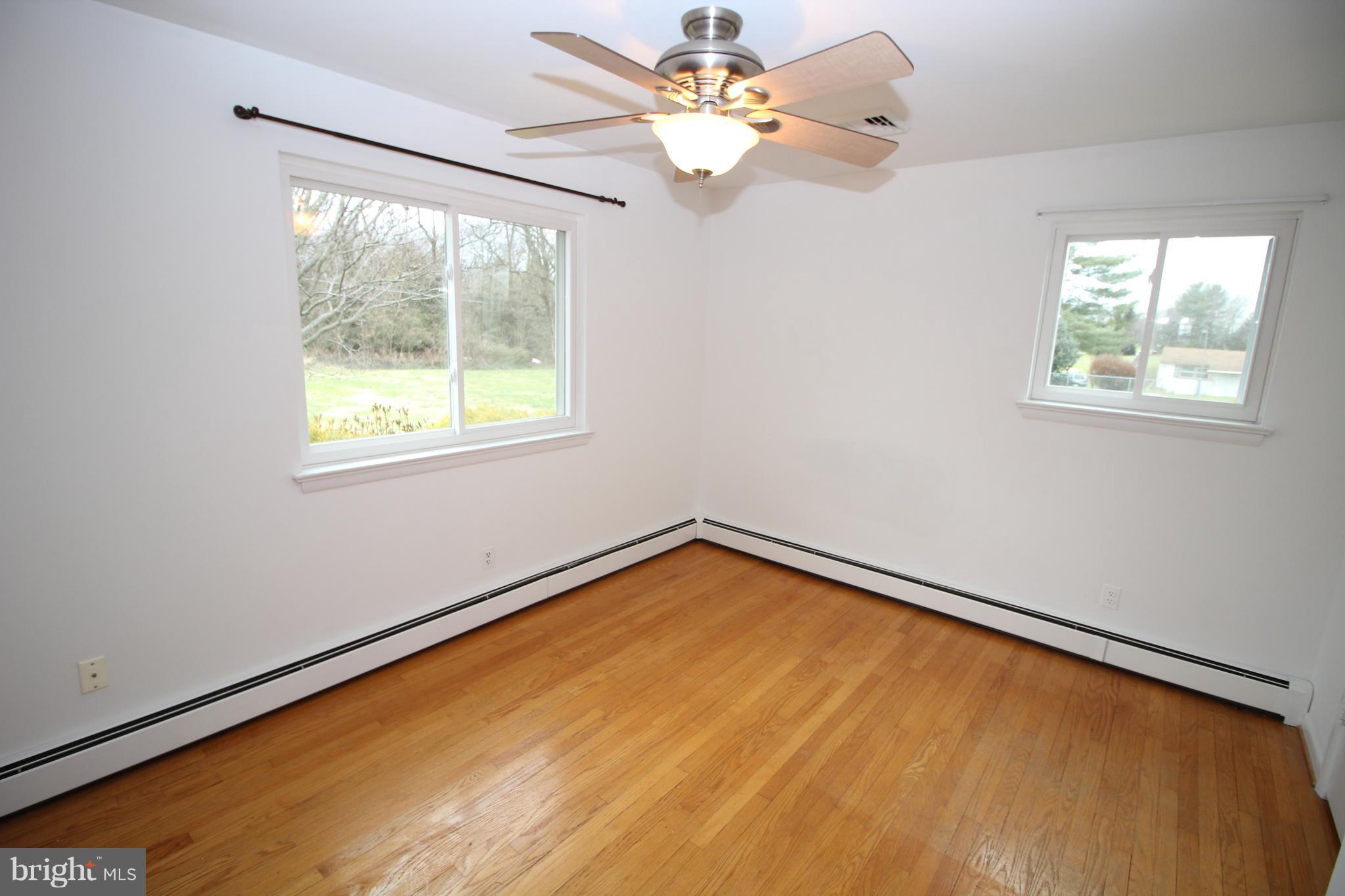 18311 Barnesville Road Barnesville, MD 20838 - Photo 23 of 33 Bedroom