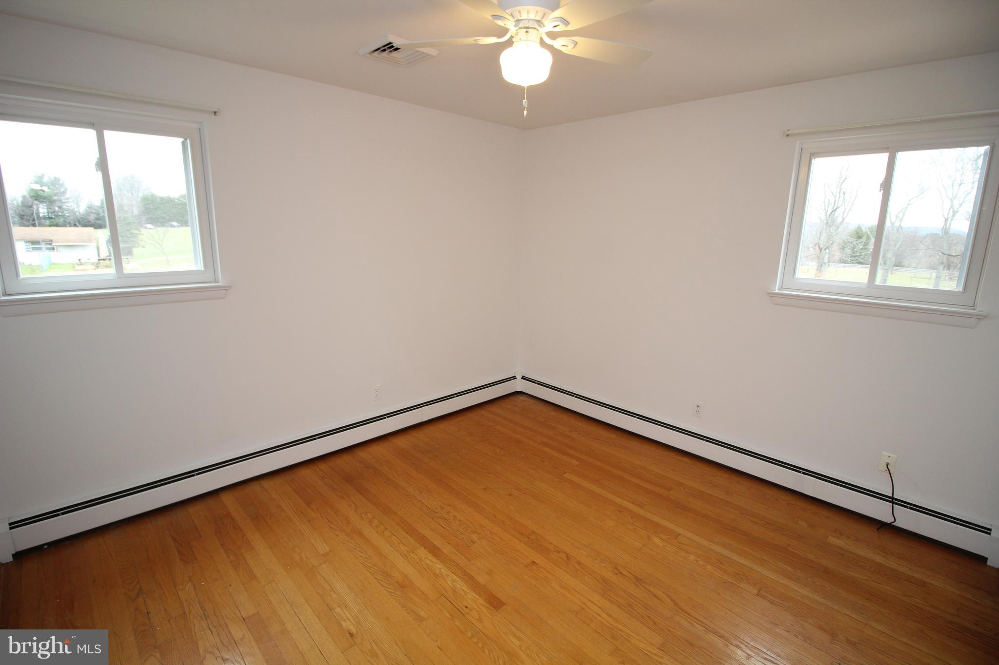 18311 Barnesville Road Barnesville, MD 20838 - Photo 25 of 33 Bedroom