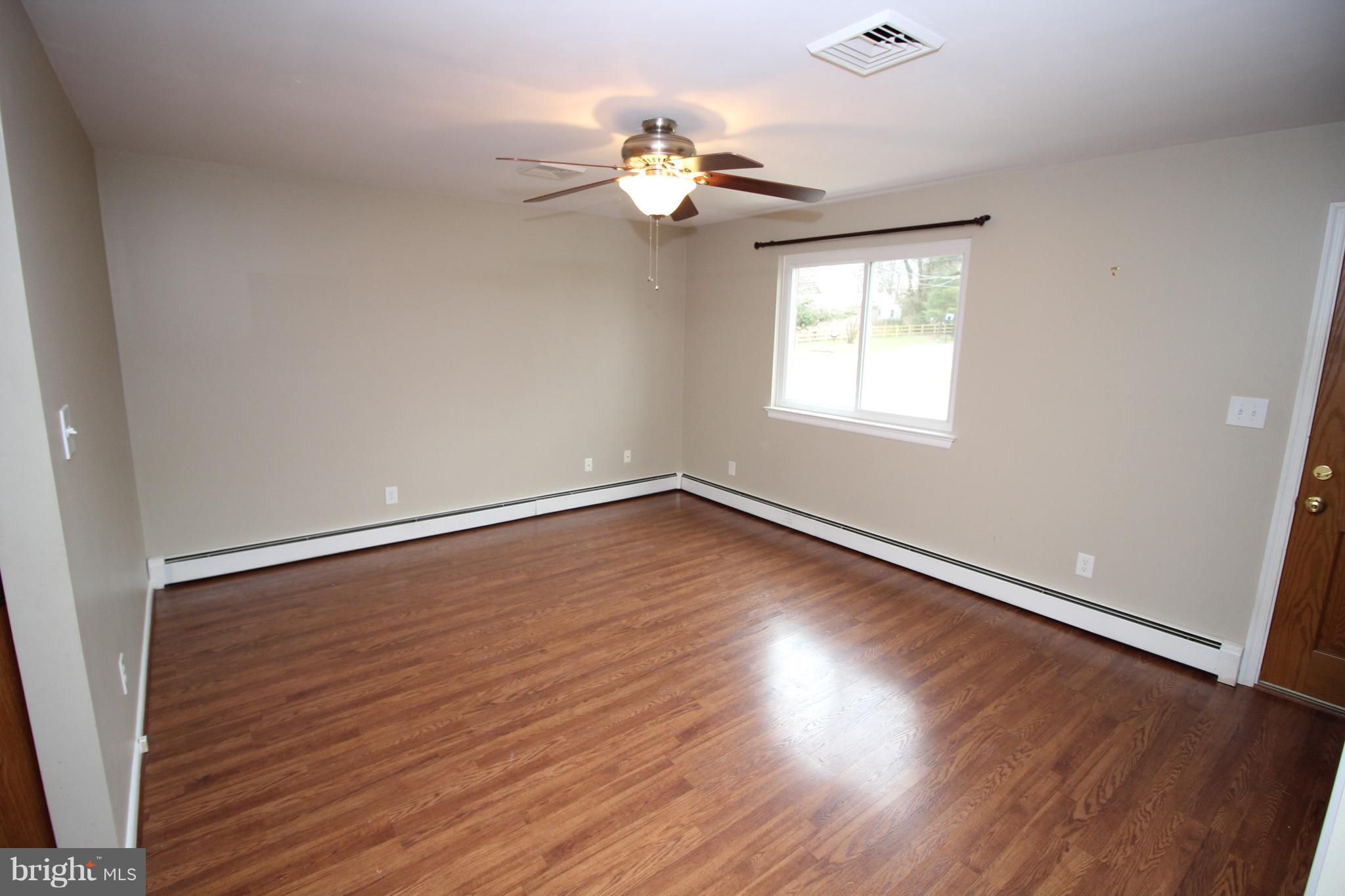 18311 Barnesville Road Barnesville, MD 20838 - Photo 27 of 33 Bedroom