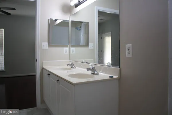 $2,500 | 4561 Strutfield Lane, Unit 3111, Alexandria, VA 22311