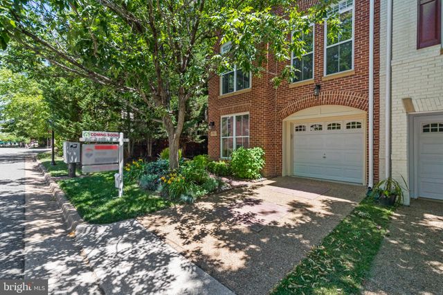$875,000 | 232 Medlock Lane, Alexandria, VA 22304