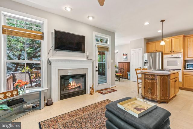 $875,000 | 232 Medlock Lane, Alexandria, VA 22304