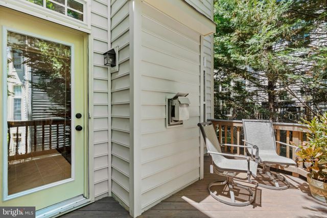 $875,000 | 232 Medlock Lane, Alexandria, VA 22304