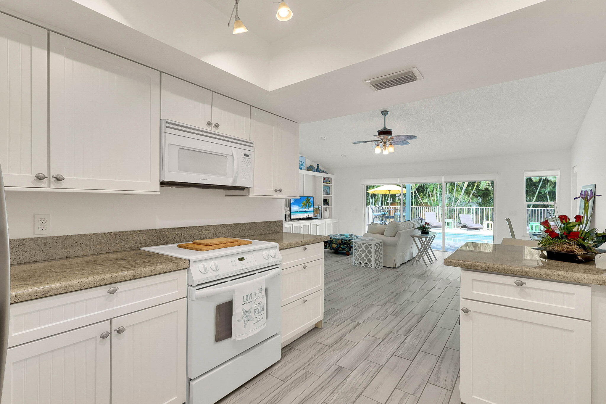3824 Southeast Fairway East Stuart, FL 34997 - Photo 14 of 67 Kitchen