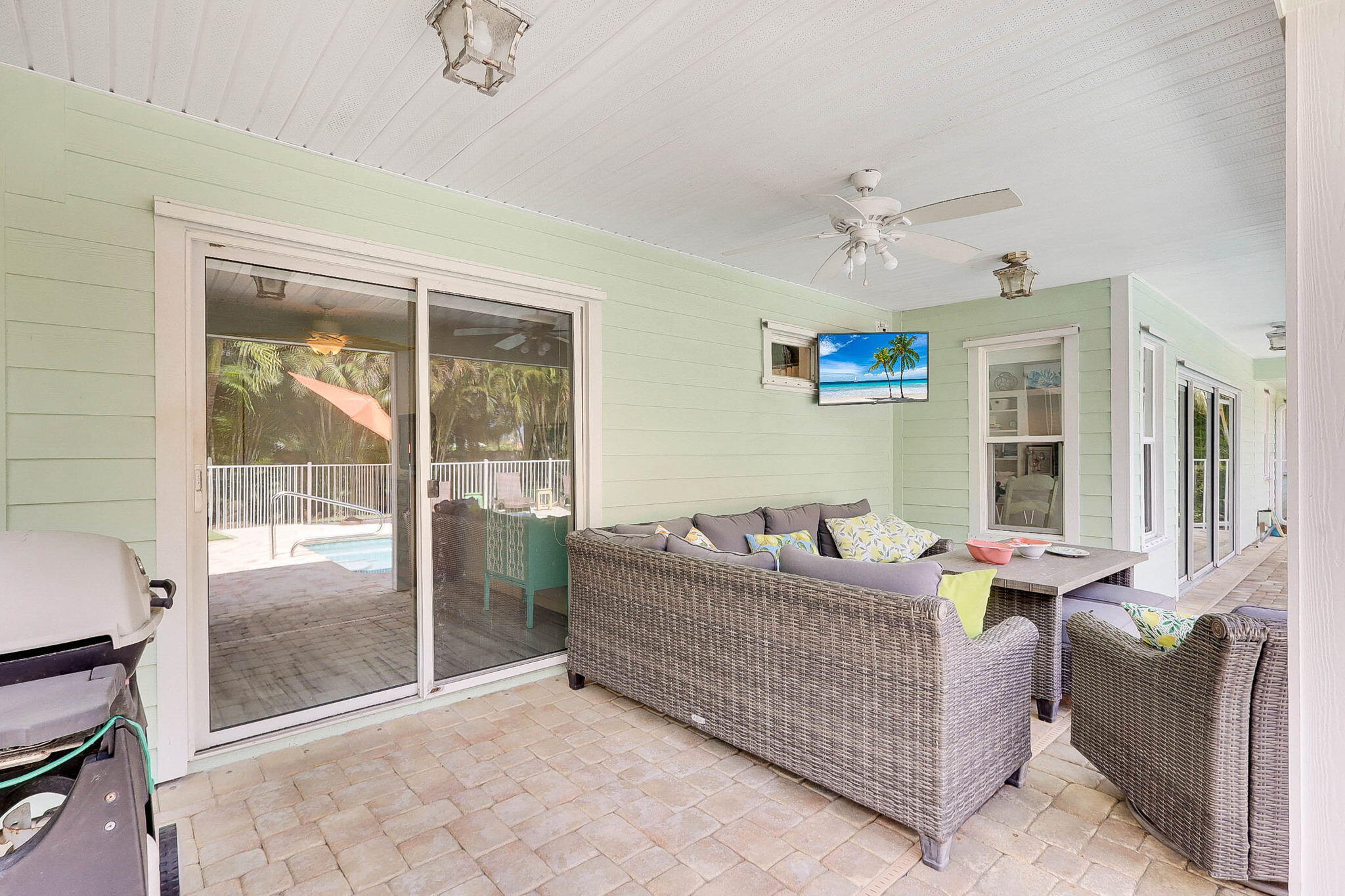3824 Southeast Fairway East Stuart, FL 34997 - Photo 31 of 67 Covered Lounging