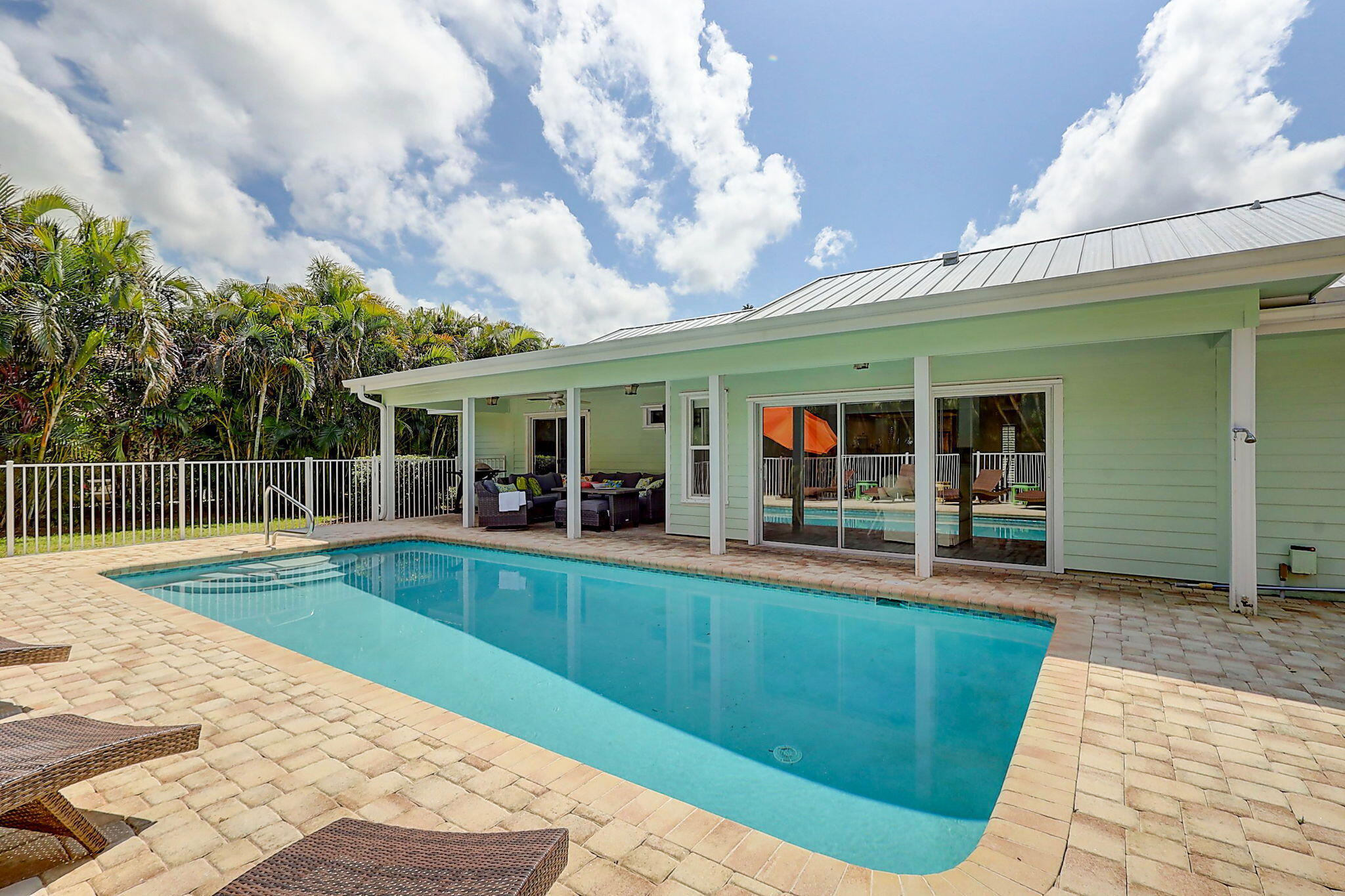 3824 Southeast Fairway East Stuart, FL 34997 - Photo 33 of 67 Great Entertaining