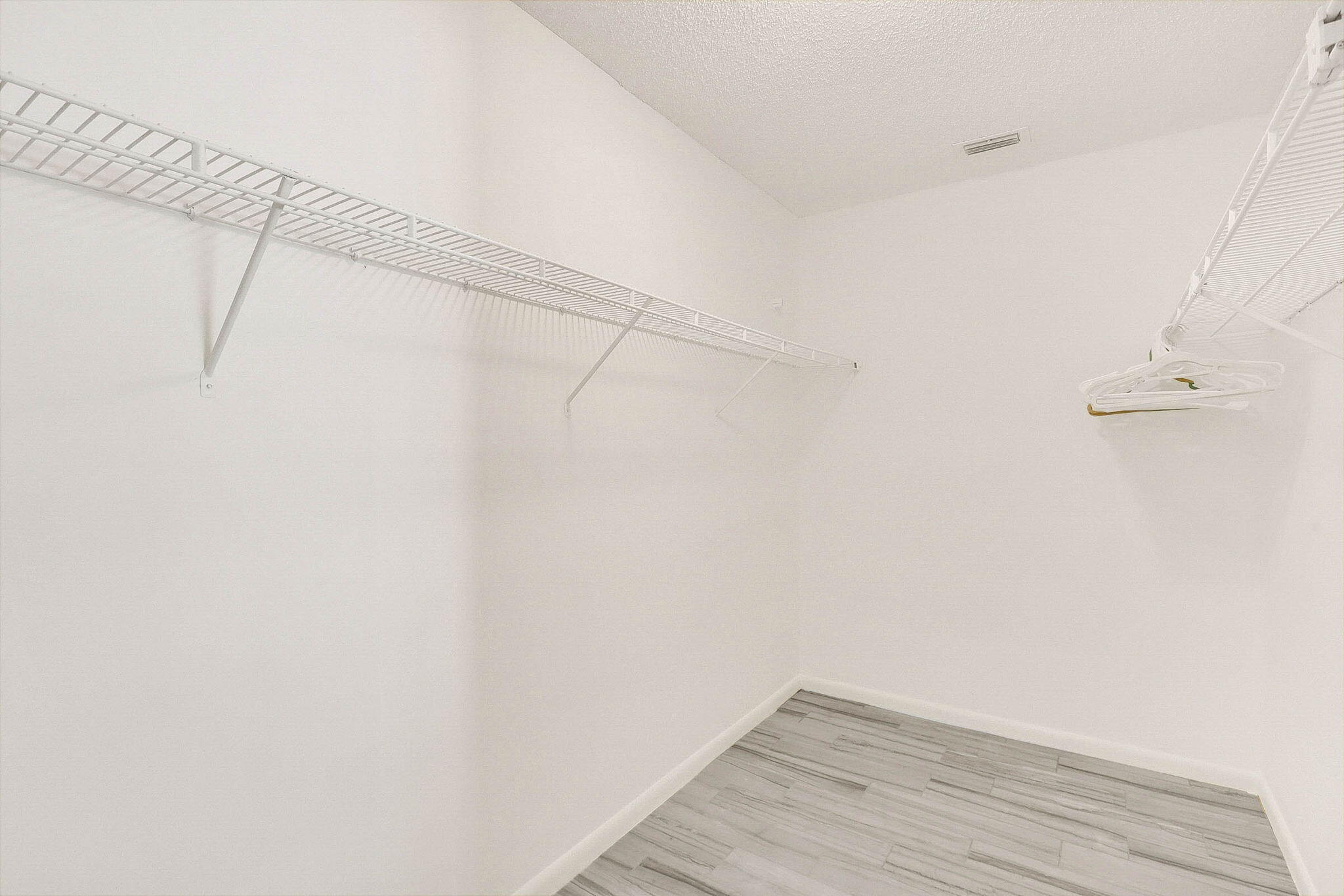 3824 Southeast Fairway East Stuart, FL 34997 - Photo 42 of 67 Big Walkin in Master