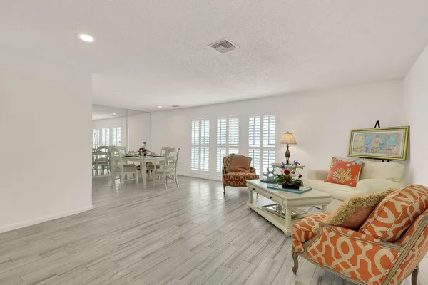 $635,000 | 3824 Southeast Fairway East, Stuart, FL 34997