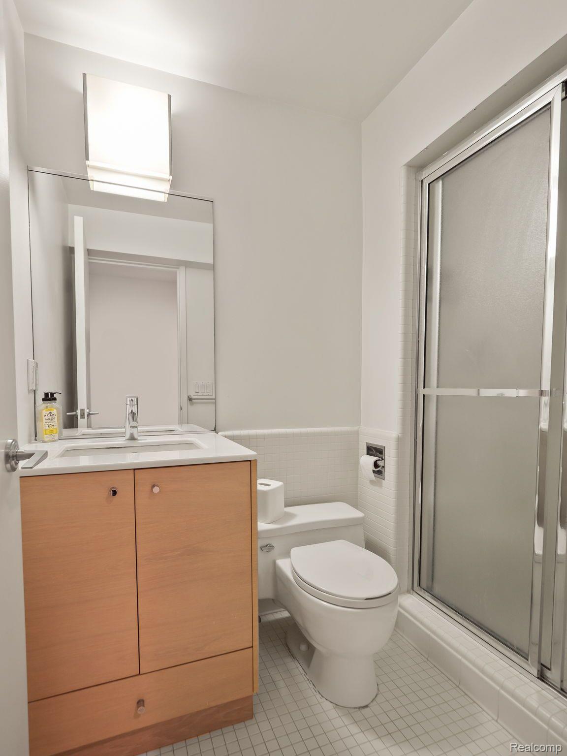 1850 East Vly Road Bloomfield Hills, MI 48304 - Photo 42 of 60 Lower Level Full Bath