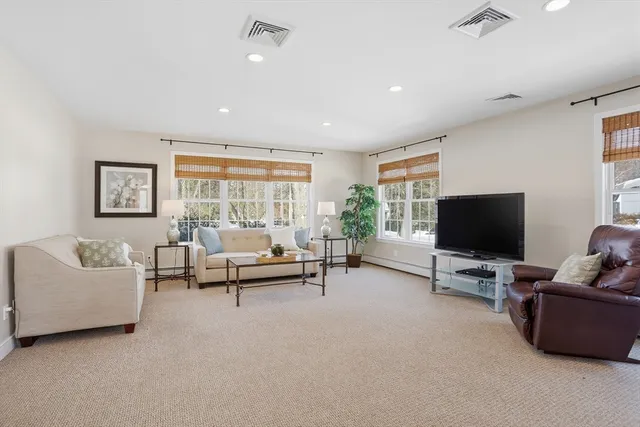 $1,300,000 | 245 Oak Hill Circle, Concord, MA 01742