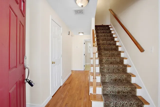 $1,300,000 | 245 Oak Hill Circle, Concord, MA 01742