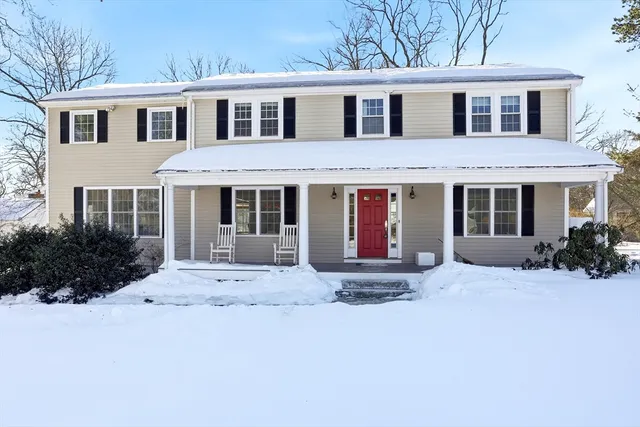 $1,300,000 | 245 Oak Hill Circle, Concord, MA 01742