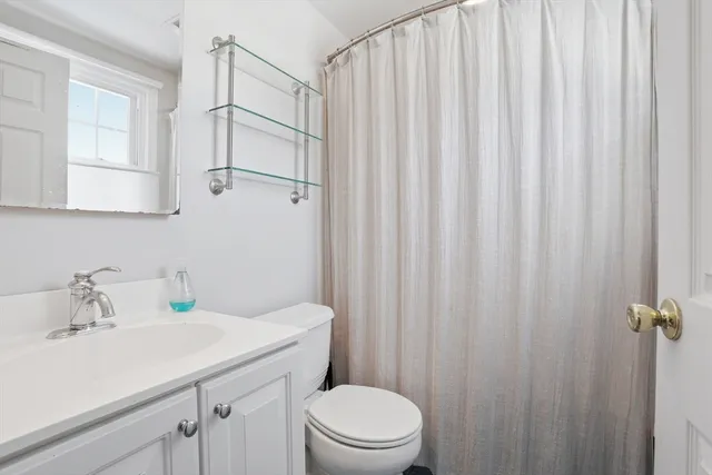 $1,300,000 | 245 Oak Hill Circle, Concord, MA 01742