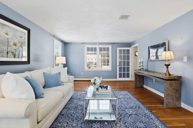 $1,300,000 | 245 Oak Hill Circle, Concord, MA 01742