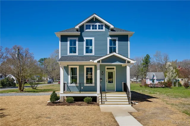 $299,900 | 708 South Main Street, Blackstone, VA 23824