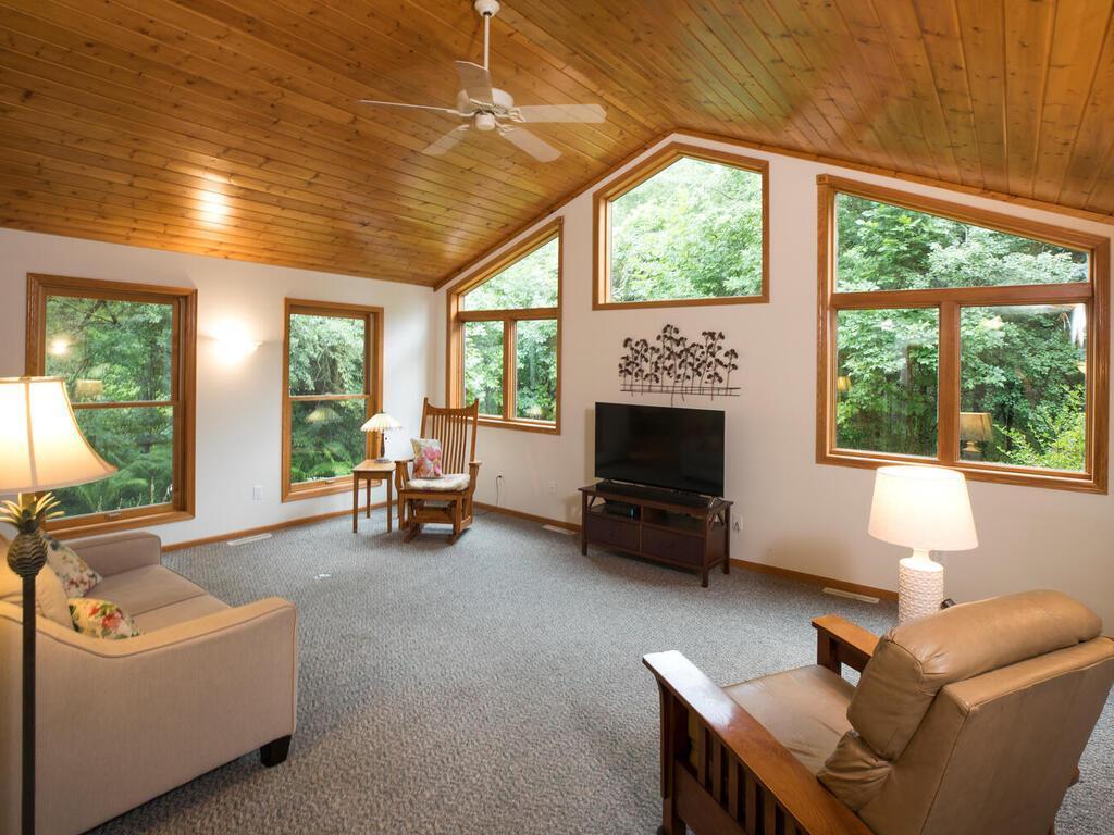 13618 Inverness Road Minnetonka, MN 55305 - Photo 12 of 40 Gallery Image 12