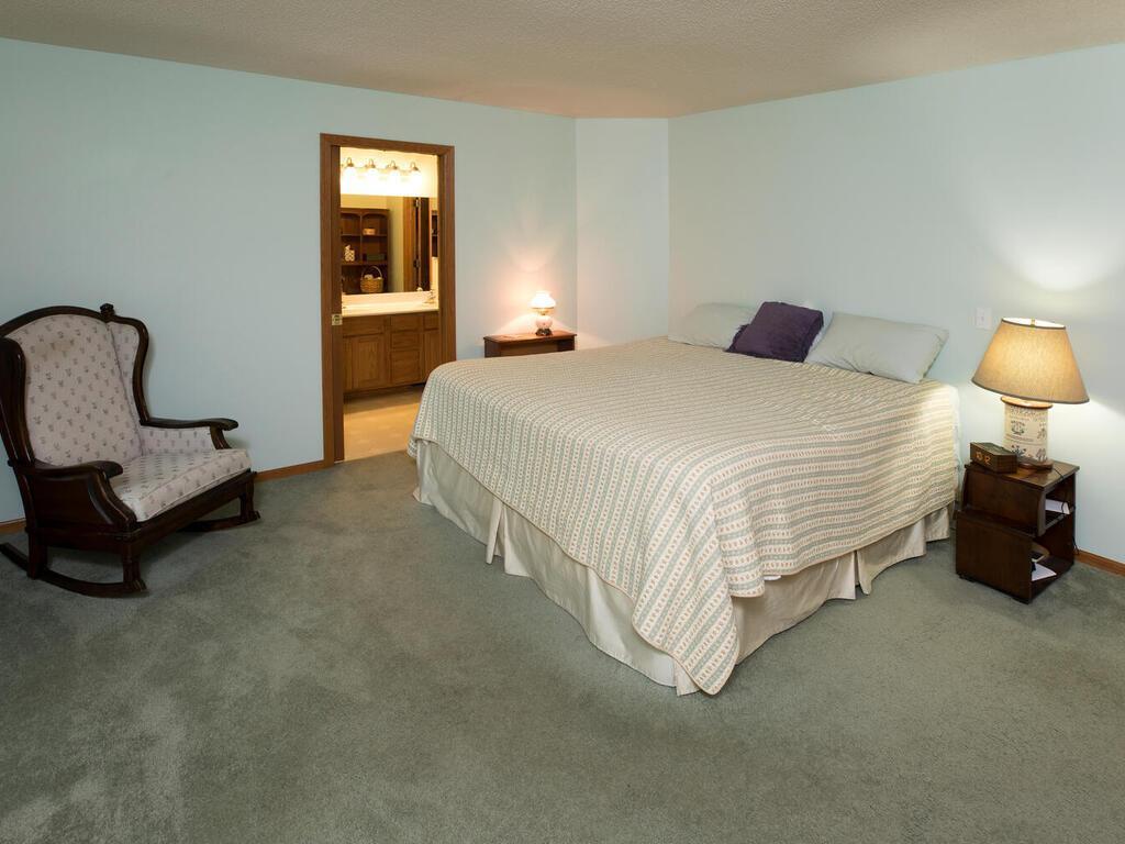 13618 Inverness Road Minnetonka, MN 55305 - Photo 24 of 40 Gallery Image 24