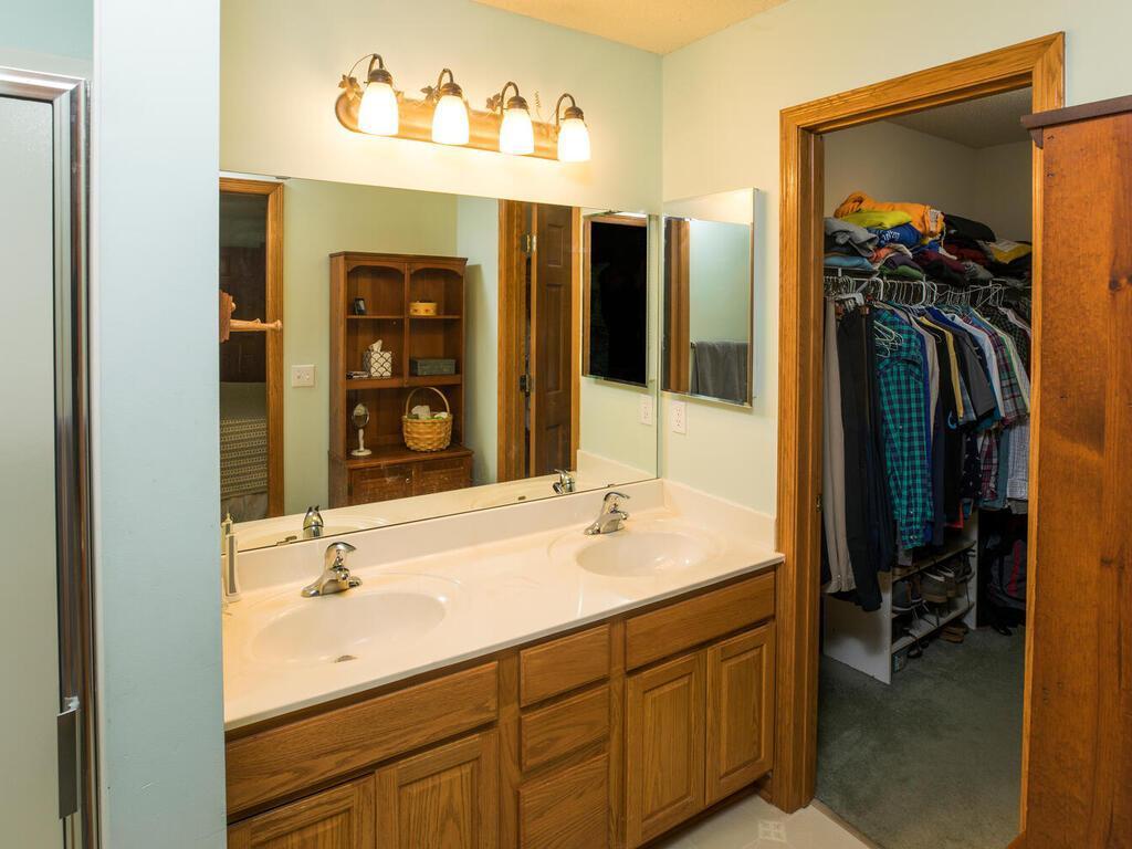 13618 Inverness Road Minnetonka, MN 55305 - Photo 25 of 40 Gallery Image 25