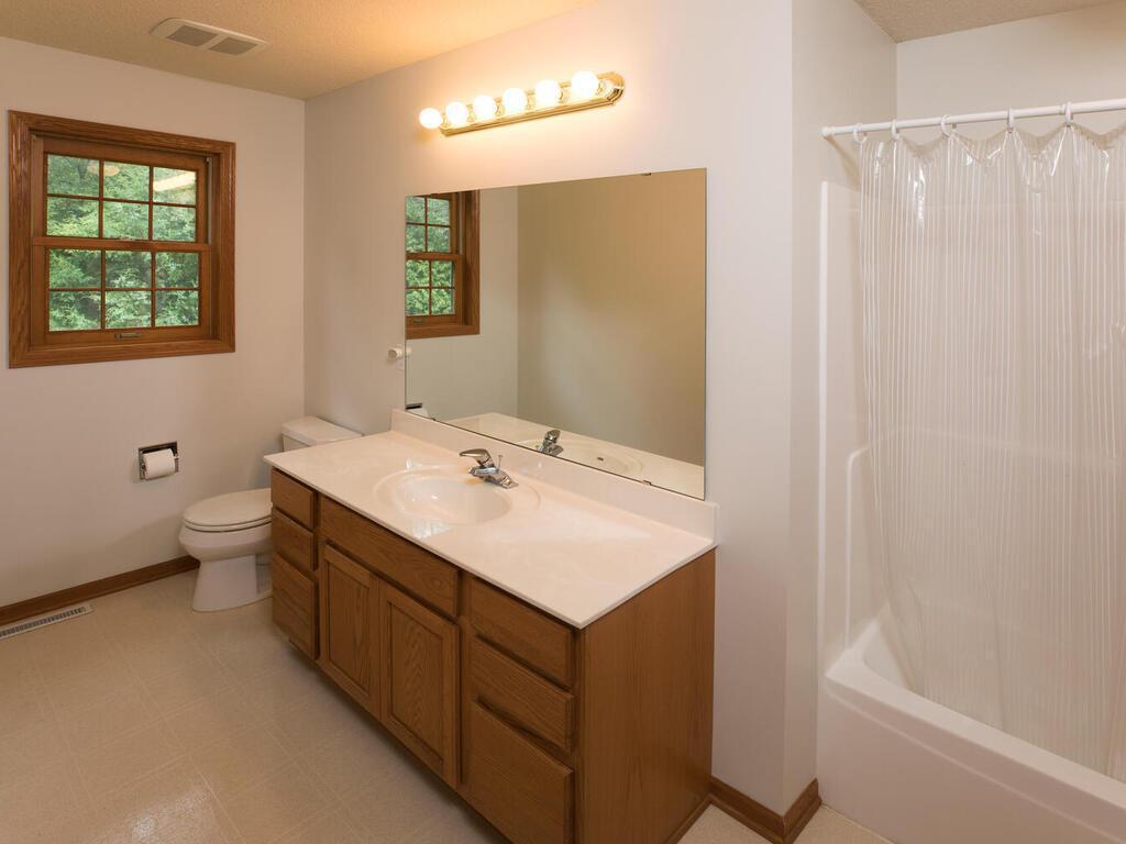 13618 Inverness Road Minnetonka, MN 55305 - Photo 29 of 40 Gallery Image 29
