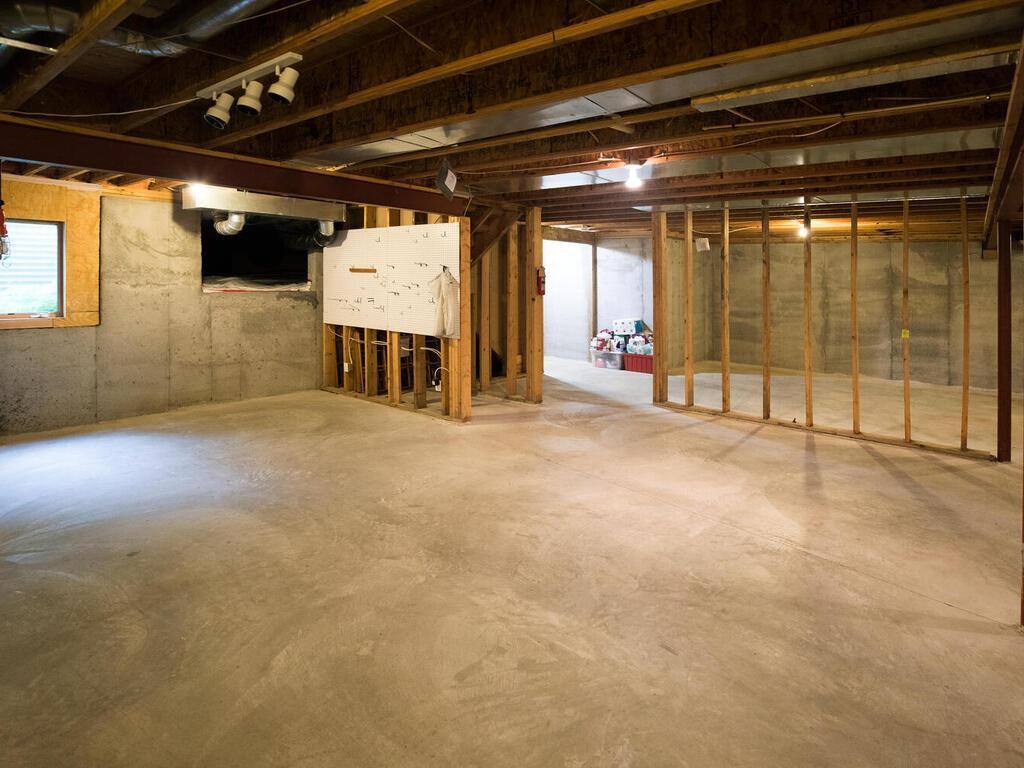 13618 Inverness Road Minnetonka, MN 55305 - Photo 30 of 40 Gallery Image 30