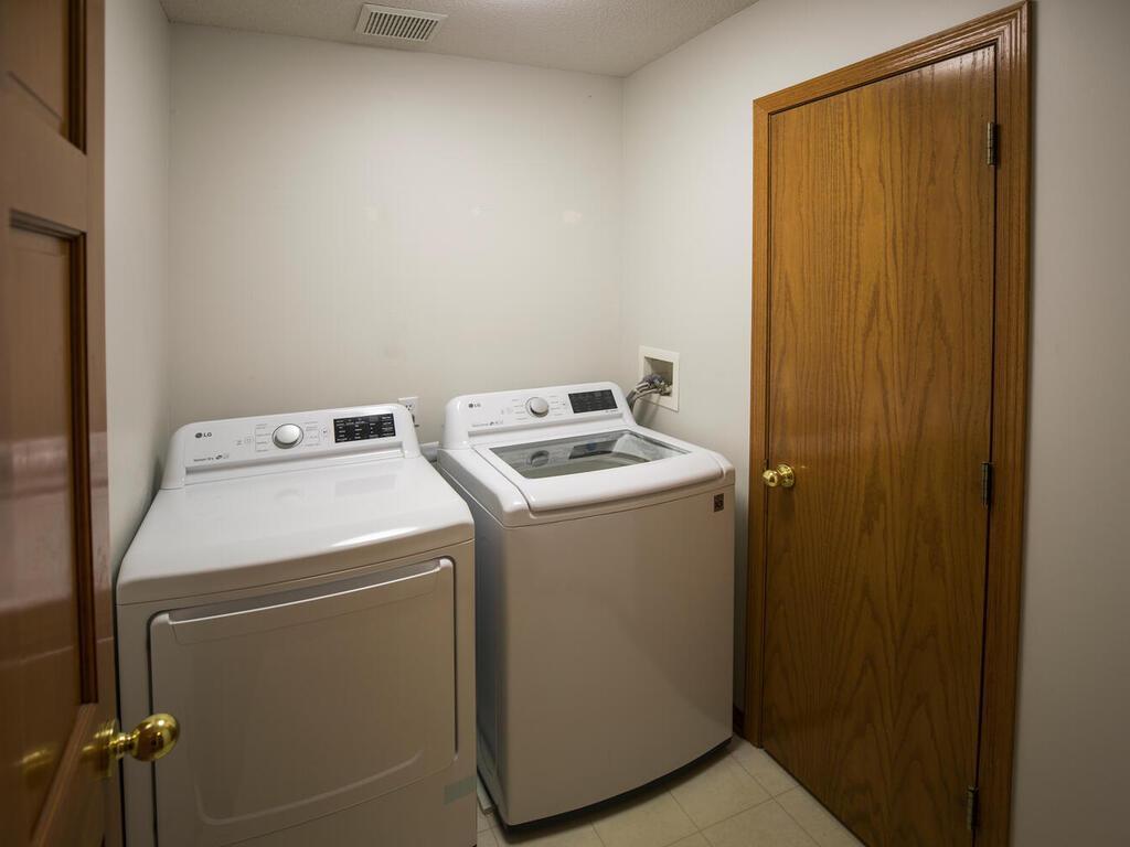 13618 Inverness Road Minnetonka, MN 55305 - Photo 33 of 40 Gallery Image 33