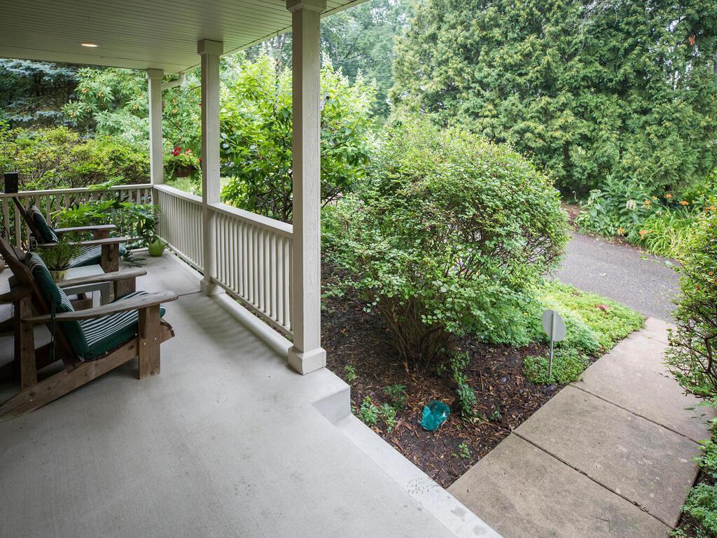 13618 Inverness Road Minnetonka, MN 55305 - Photo 9 of 40 Gallery Image 9